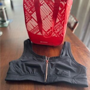 Lululemon Athletica Woman's Black Mesh Detail Sport Bra US2- size 2